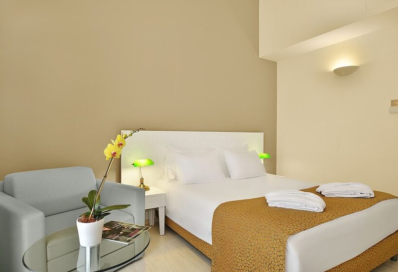 חדר סופריור, Ruth Daniel Residence