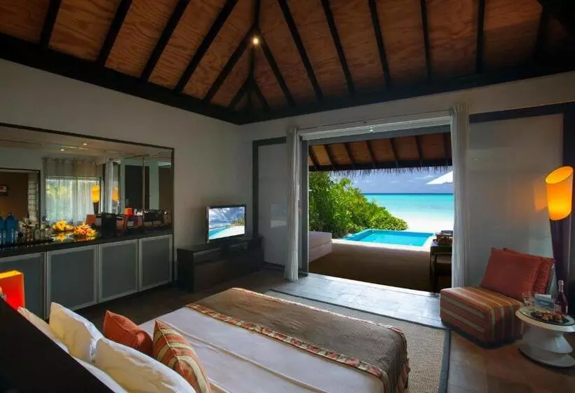 ویلای یک اتاق خوابه با استخر شنا, Velassaru Maldives