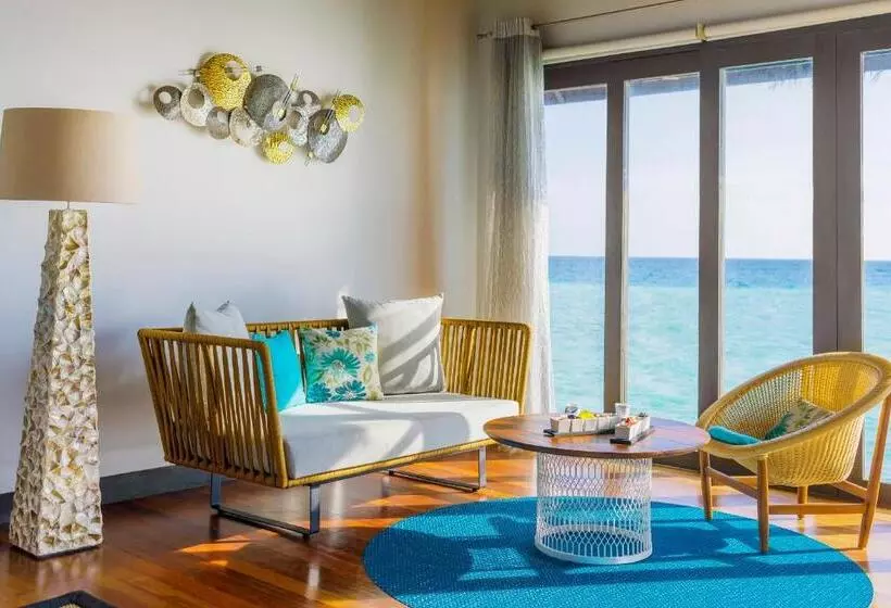 ویلای یک اتاق خوابه با استخر شنا, Velassaru Maldives