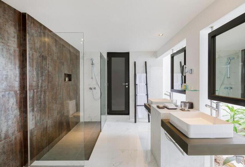 Standaard Vierpersoonskamer, Velassaru Maldives