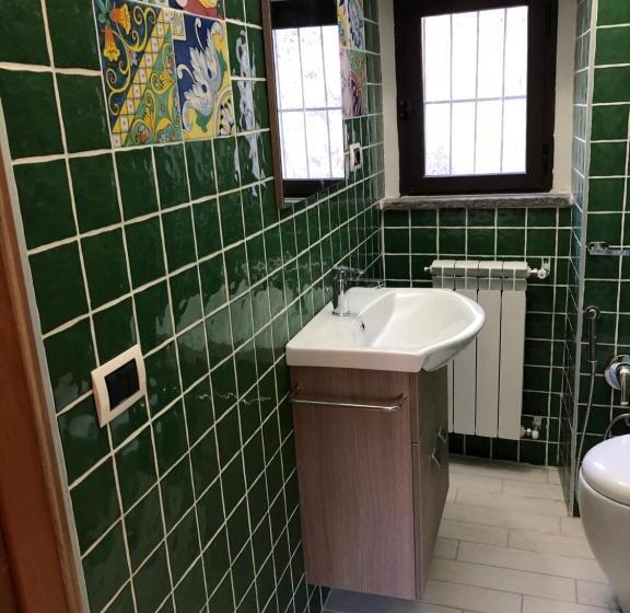 חדר סטנדרט יחיד, Ka Suporti