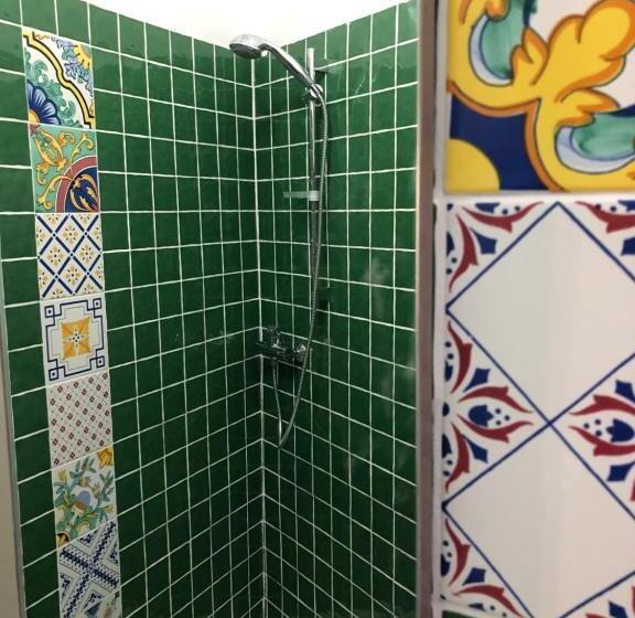 غرفة قياسية فردية, Ka Suporti