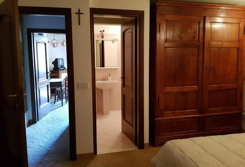 Perhehuone, B&b La Rocca