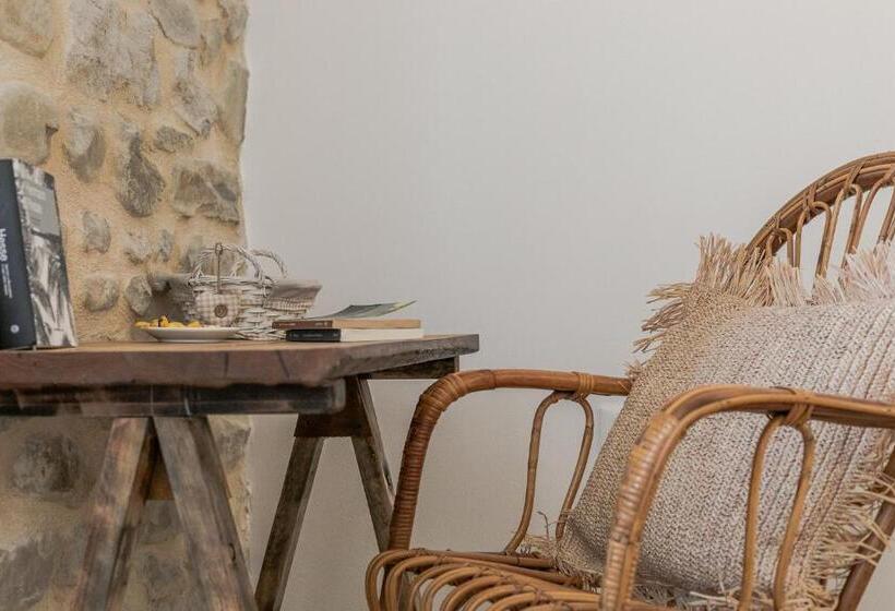 غرفة قياسية, Panfilo Farmhouse