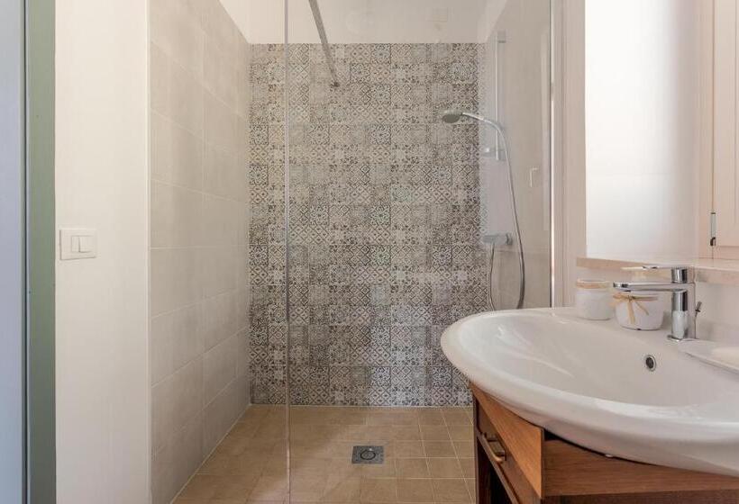 غرفة قياسية, Panfilo Farmhouse