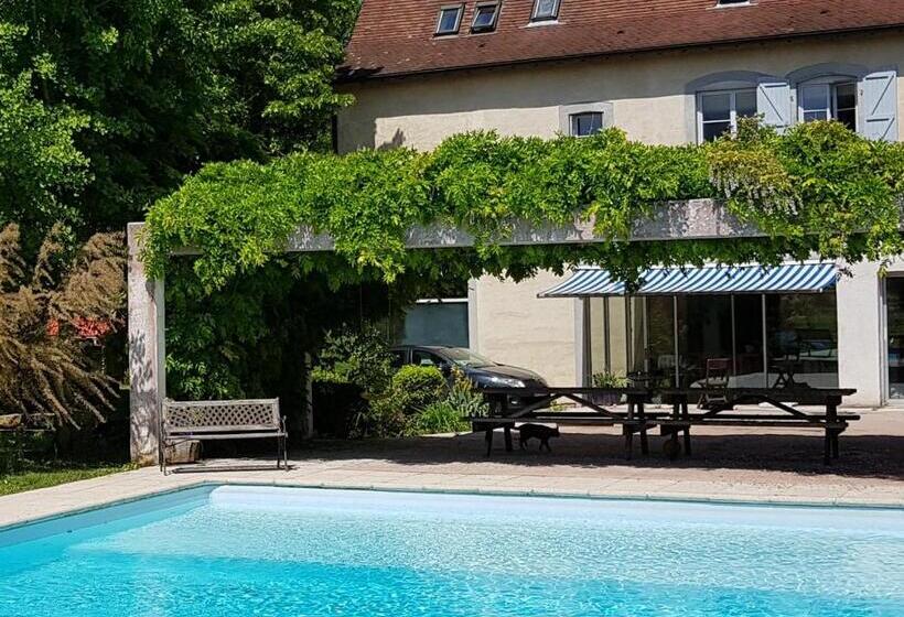 标准间带游泳池, De Passage Chez Lili