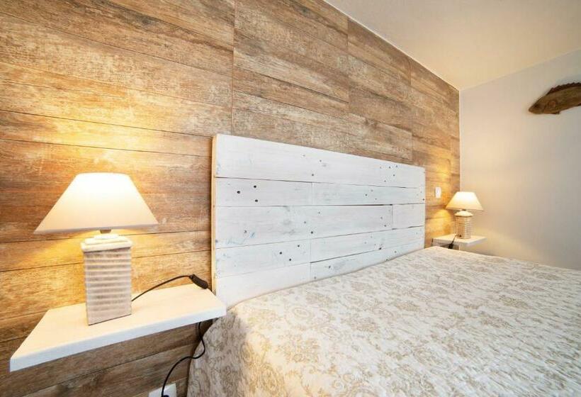 اتاق استاندارد یک نفره, O Quintal Guesthouse