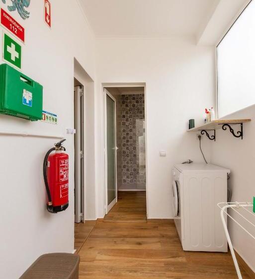 استودیو خانوادگی, O Quintal Guesthouse