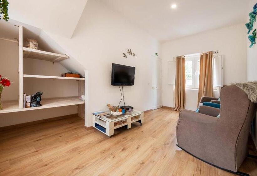 استودیو خانوادگی, O Quintal Guesthouse