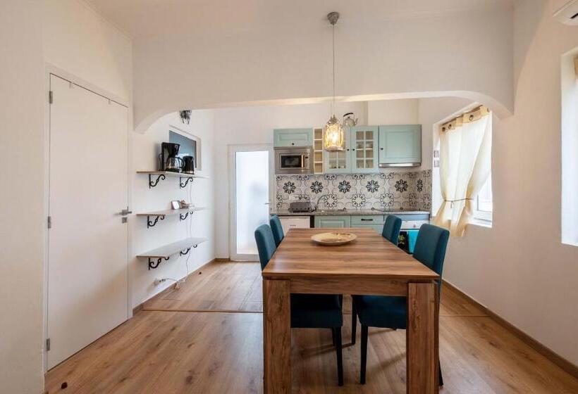 استودیو خانوادگی, O Quintal Guesthouse