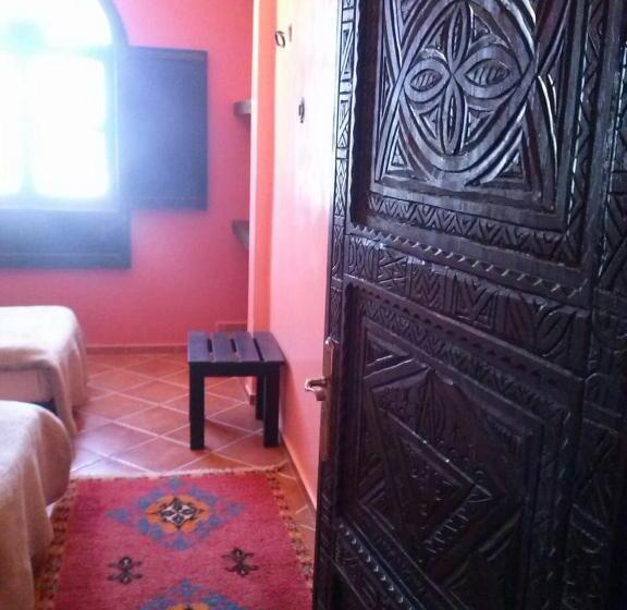 غرفة قياسية مطلّة علي البحر, Hôtel La Corniche