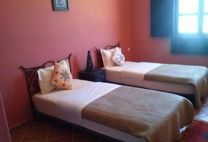 شقة غرفة واحدة, Hôtel La Corniche