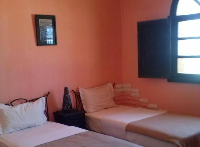 شقة غرفة واحدة, Hôtel La Corniche