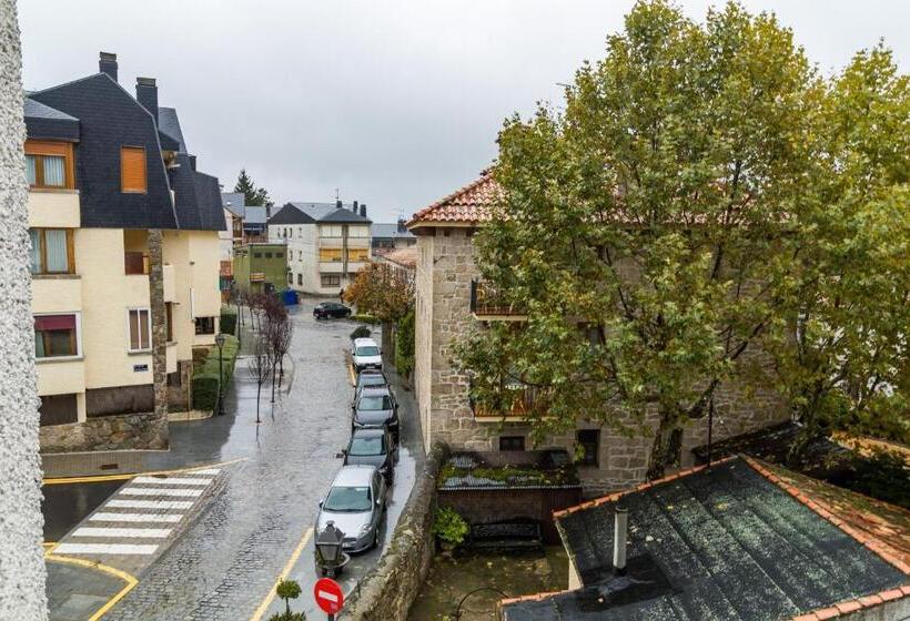 اتاق استاندارد چهار تخته, La Arbolada