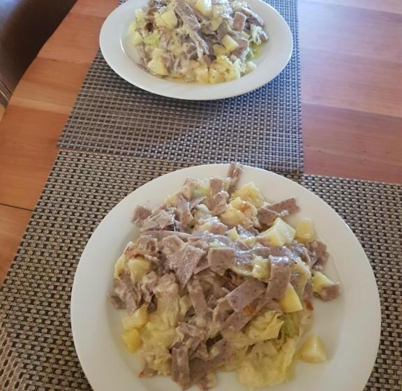 带共用浴室的标准房间, La Bola