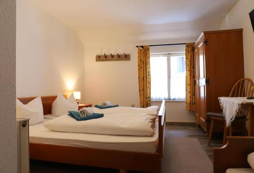 スタンダードトリプルルーム, Pension Adler