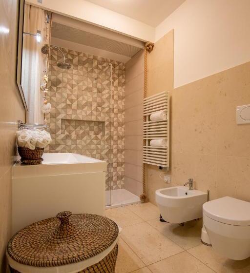 سوئیت 2 خوابه, Residenze Longhi