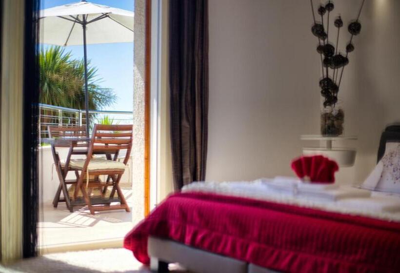 اتاق لوکس با چشمانداز دریا, Residenze Longhi