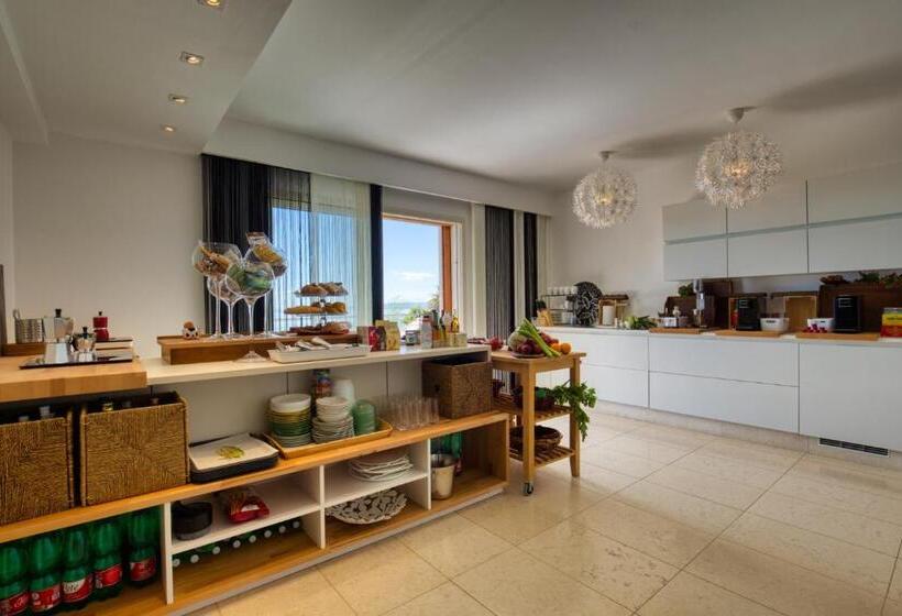 اتاق لوکس با چشمانداز دریا, Residenze Longhi