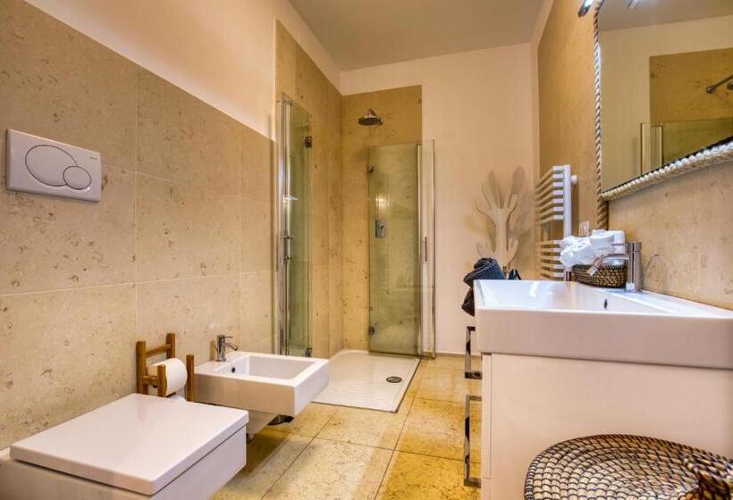 سوئیت 2 خوابه, Residenze Longhi