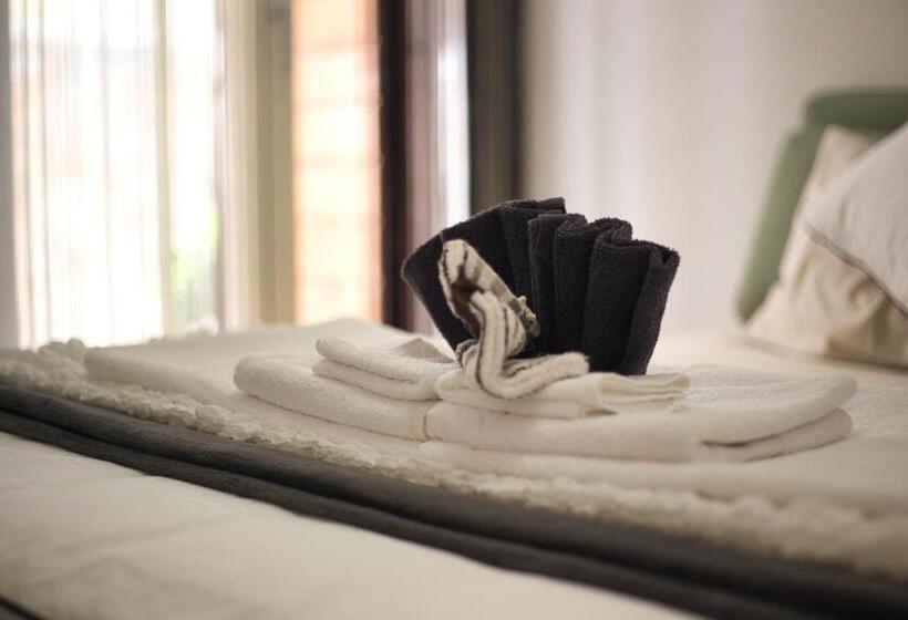 سوئیت 2 خوابه, Residenze Longhi