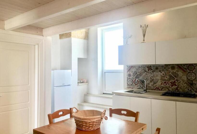 Suite 2 Dormitoris, Corte Scarcia