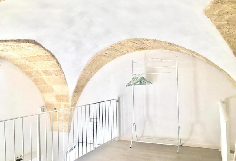 Suite 2 Dormitoris, Corte Scarcia