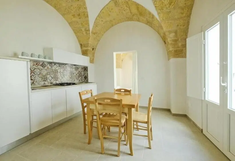 Huoneisto 2 Makuuhuonetta, Corte Scarcia