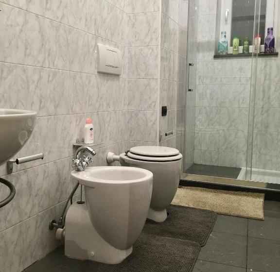 חדר סטנדרט חדר אמבטיה משותף, Blackboard House