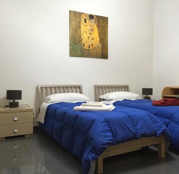 חדר סטנדרט חדר אמבטיה משותף, Blackboard House