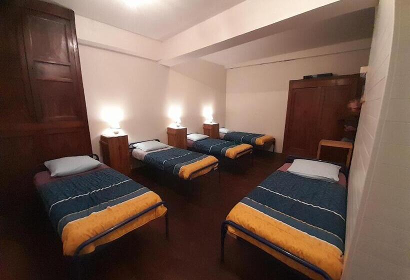 Кровать в Общей Комнате, Chambres D Hôtes L Oustal