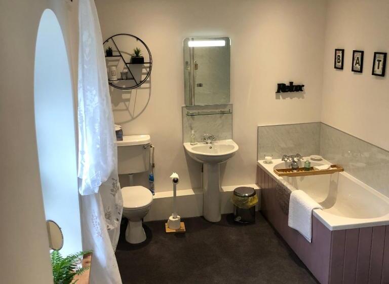 Номер Deluxe Кровать Кинг, The Hollow Bed And Breakfast