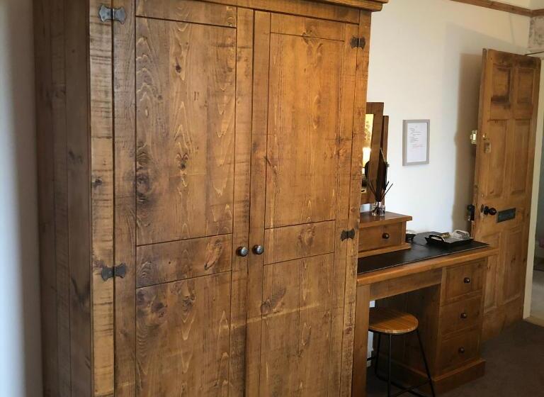 Номер Deluxe Кровать Кинг, The Hollow Bed And Breakfast