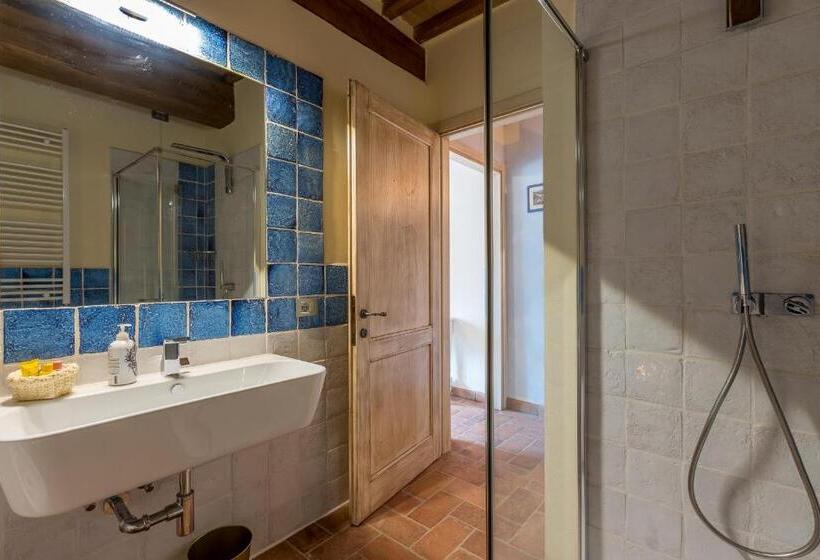 스탠다드 트리플 룸, B&b Pietra A Padule