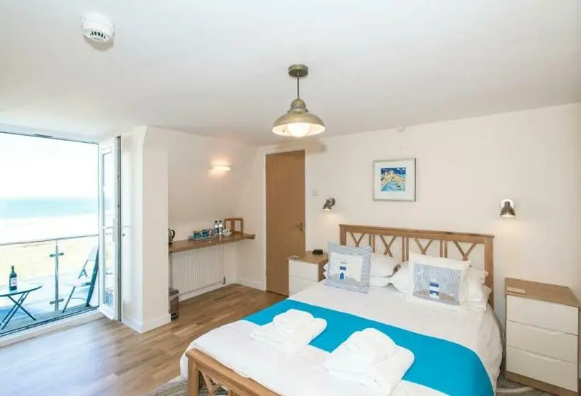 オーシャンビュースタンダードルームバルコニー付き, The Penellen Guest Accommodation Room Only