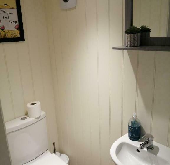 חדר משפחתי נוף להרים, Ty Nant Cafn