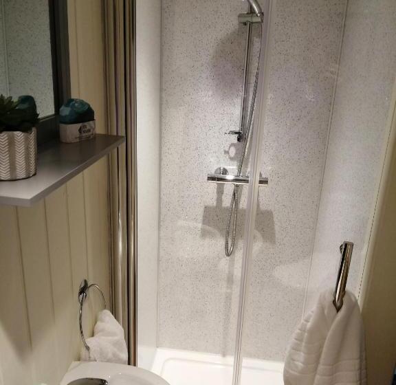 חדר משפחתי נוף להרים, Ty Nant Cafn