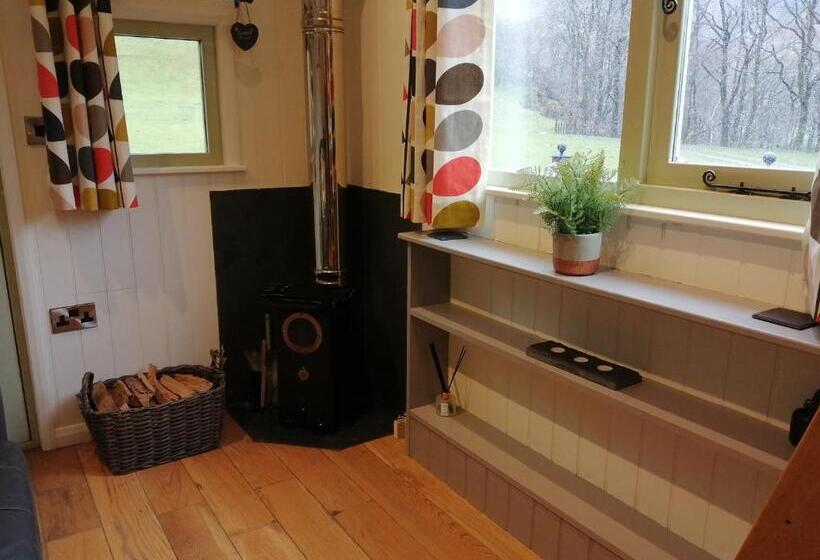 חדר משפחתי נוף להרים, Ty Nant Cafn