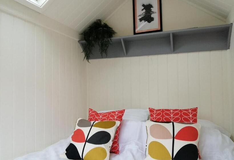 חדר משפחתי נוף להרים, Ty Nant Cafn