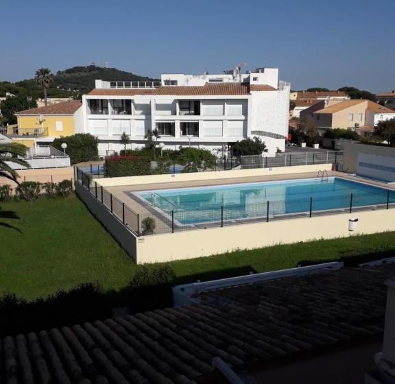 Basic Rum, Chambres D Hotes Naturiste, Village Naturiste Cap D Agde, Draps, Serviette, Café, Menage Inclus En F