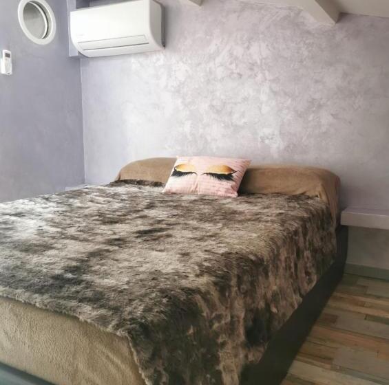 Basic Rum, Chambres D Hotes Naturiste, Village Naturiste Cap D Agde, Draps, Serviette, Café, Menage Inclus En F