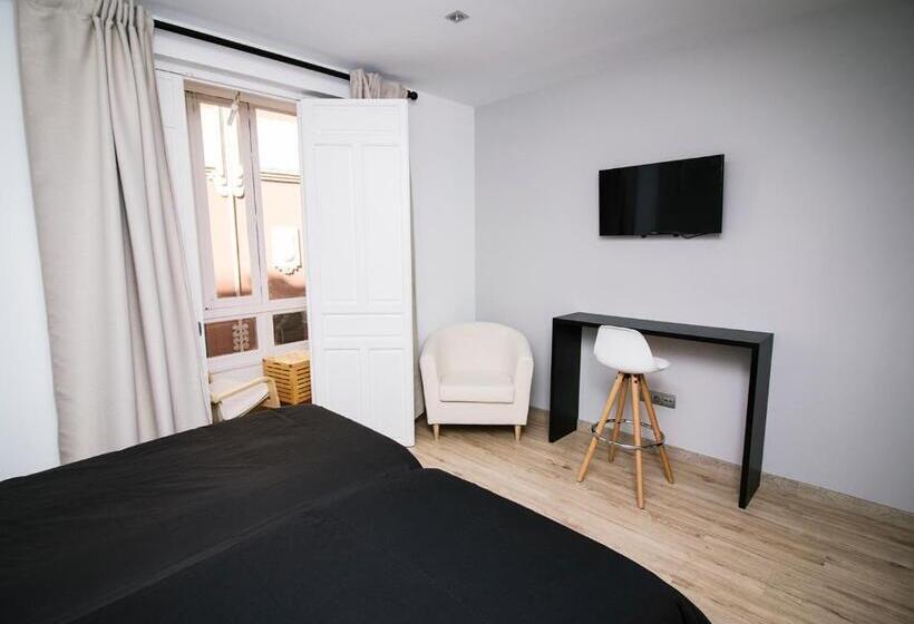 اتاق سوپریور با چشم‌انداز شهر, Infinium Zamora Suites