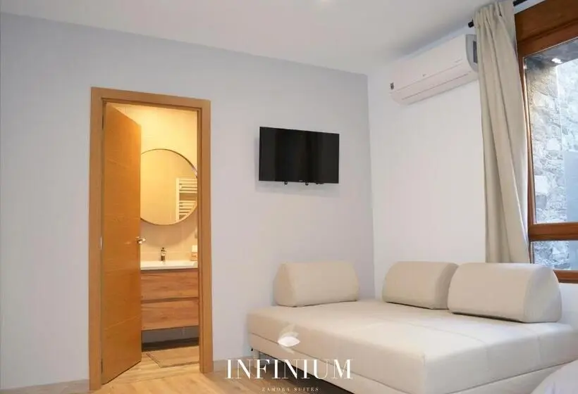 デラックストリプルルーム, Infinium Zamora Suites