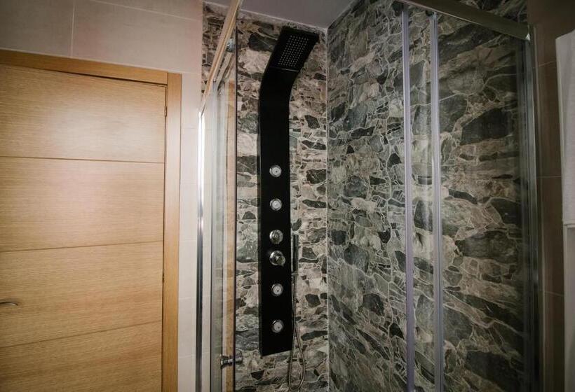 اتاق استاندارد با بالکن, Infinium Zamora Suites