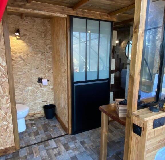 스탠다드 룸 킹사이즈 침대, Les Insolites De Taracopala