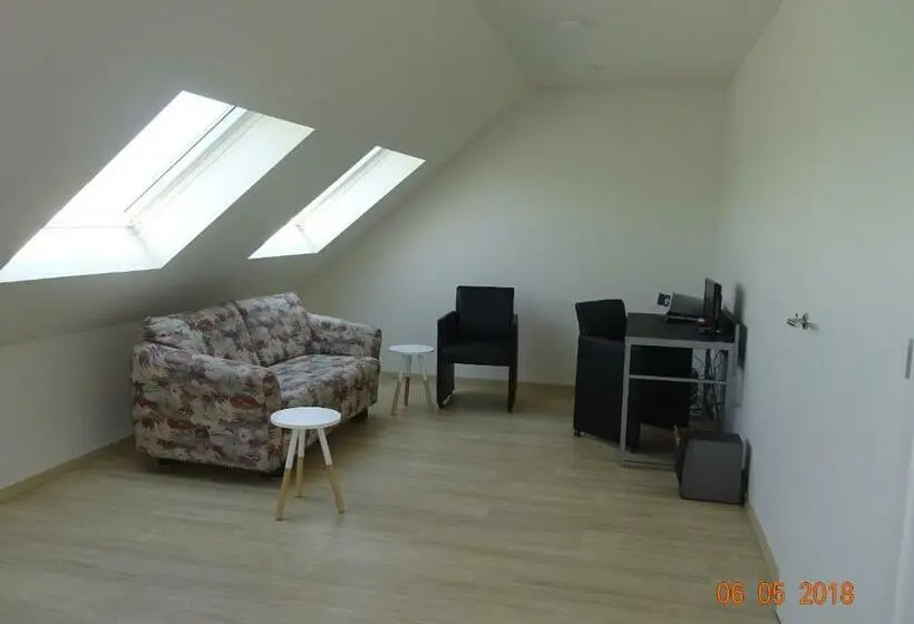 スタンダード４人部屋, Benbsjerie