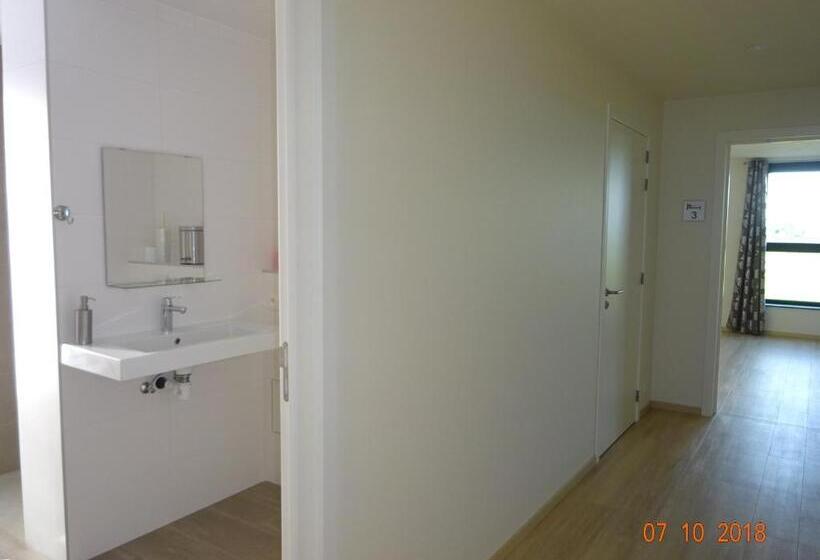 バス共有のスタンダードルーム, Benbsjerie