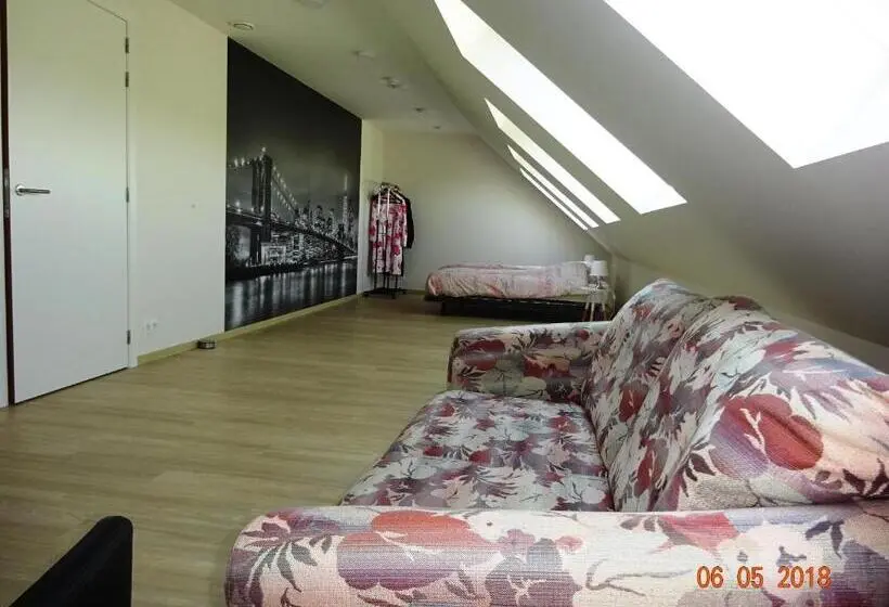 スタンダード４人部屋, Benbsjerie