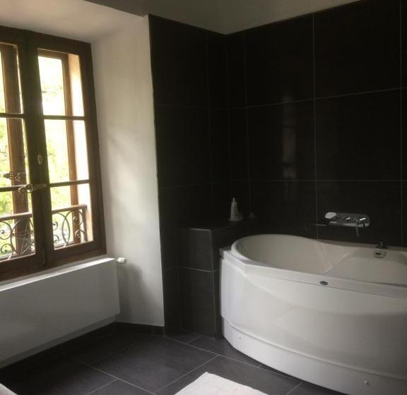 ハイドロマッサージバス付きスイート, Château De La Cazette