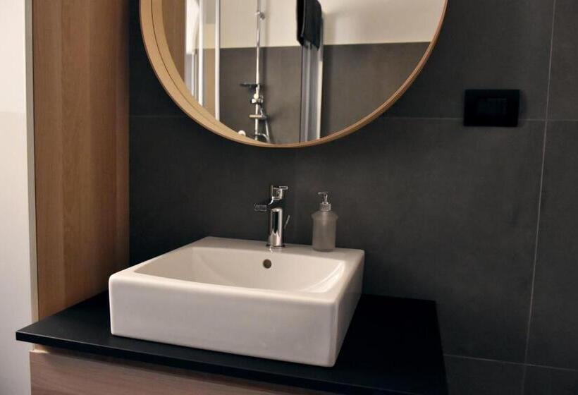 Pokój Standard Jednoosobowy, Xviii Arcano